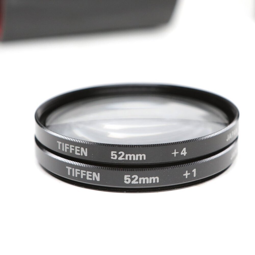 Tiffen 52mm Close Up Lens Filters +1 +4 Macro Photography Made in Japan Case